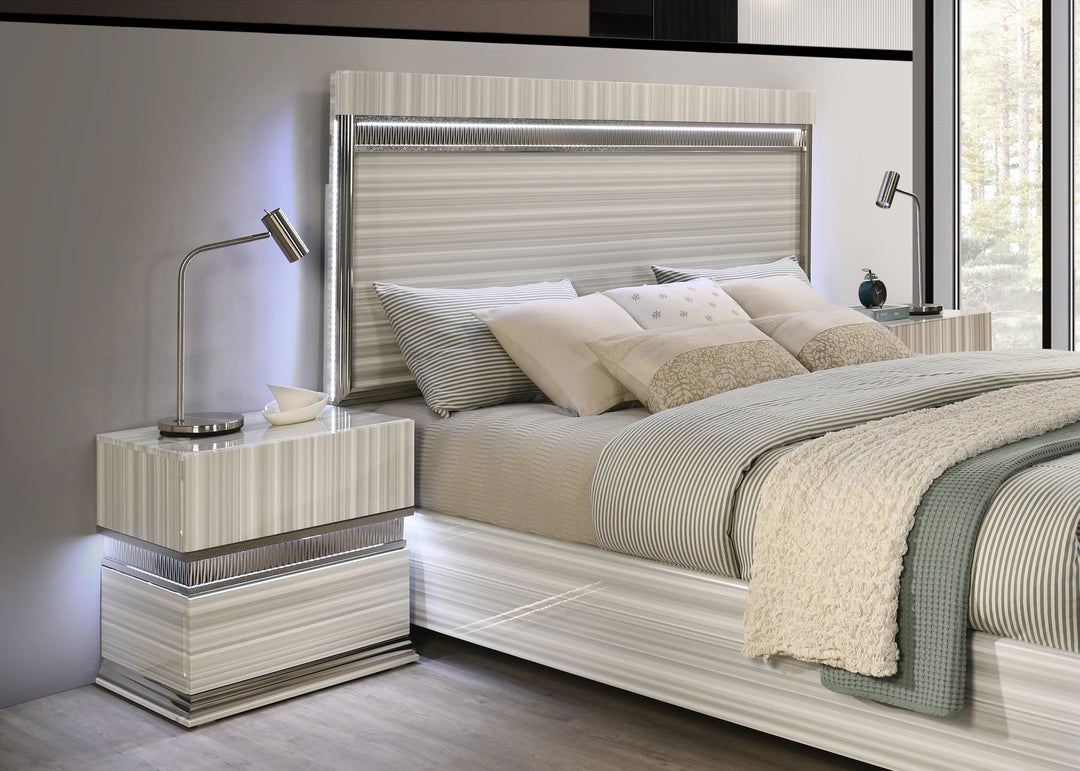B33 Carrara Mirror