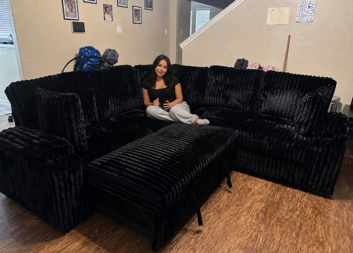 S3662 Neeha Sectional w/ Pullout