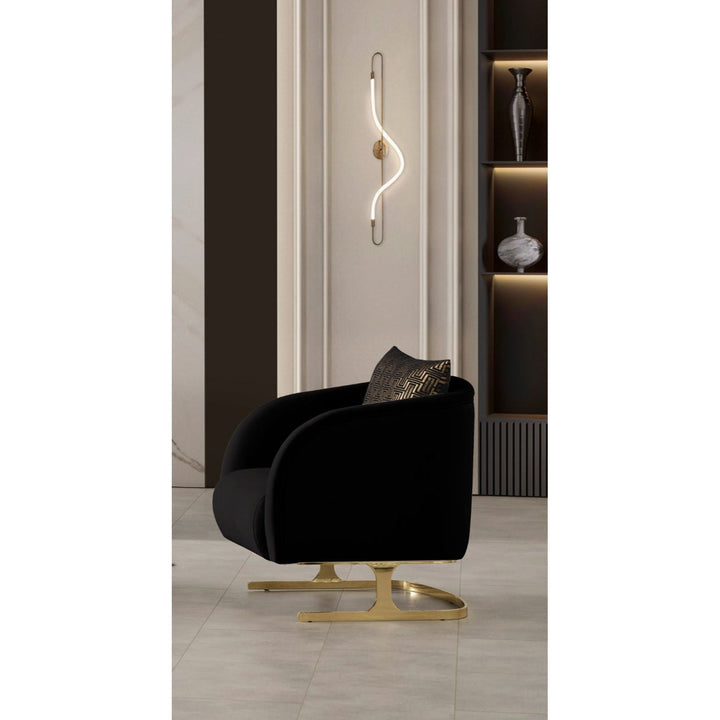 Luma Black Sofa & Loveseat