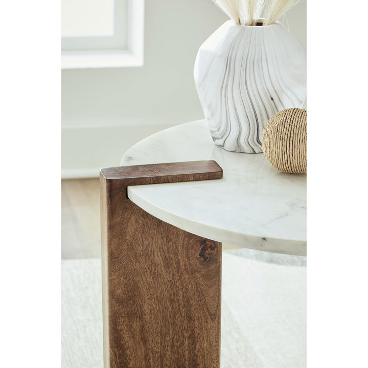 AST652-6 Isanti Endtable