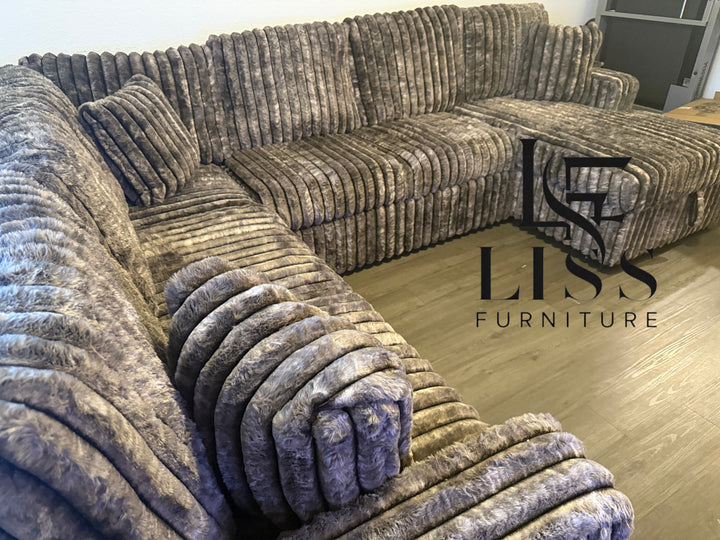 Raha II - Sectional Sofa w/ Pull-Out