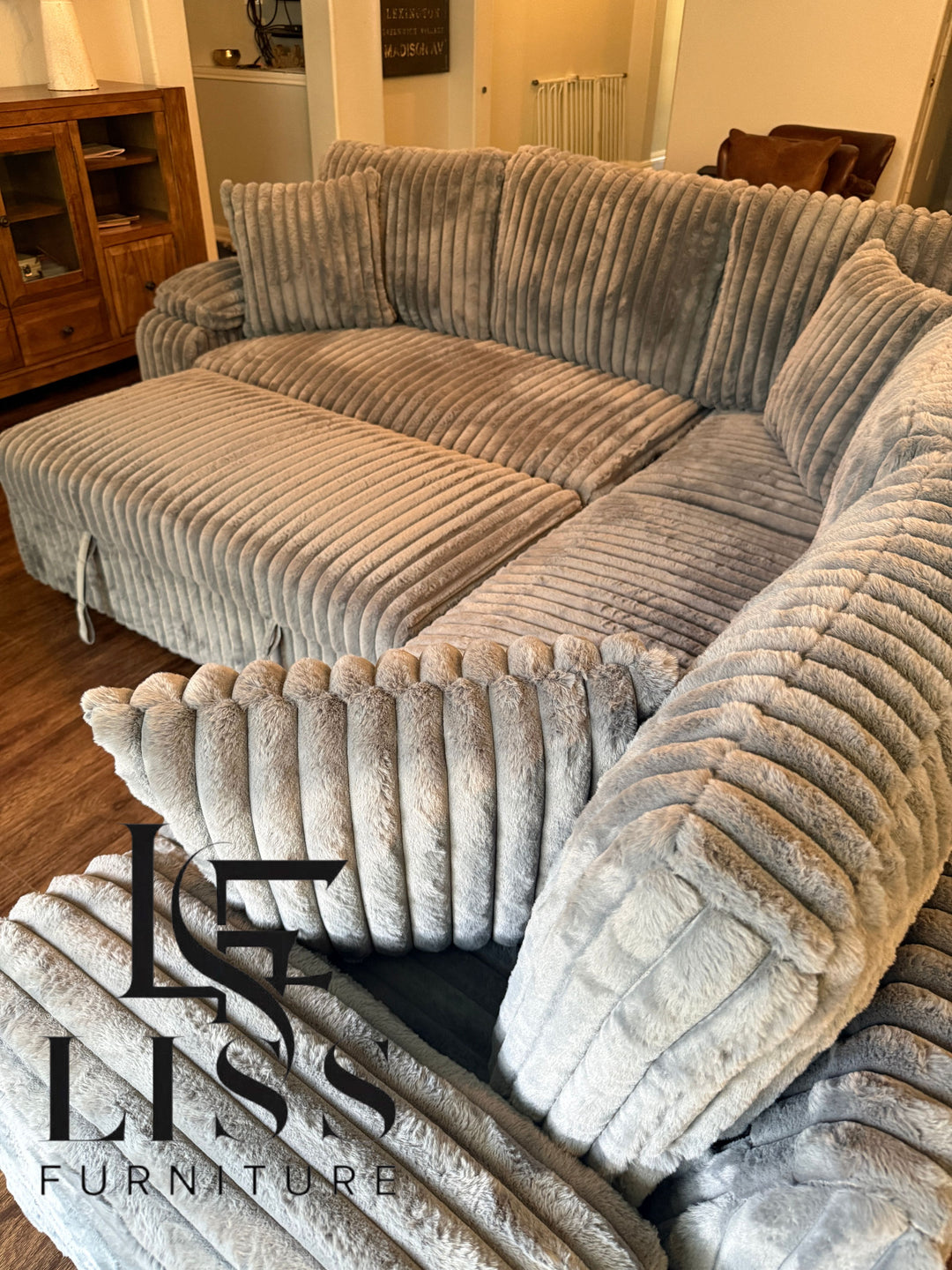 S3662 Neeha Sectional w/ Pullout