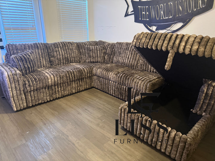 Raha II - Sectional Sofa w/ Pull-Out